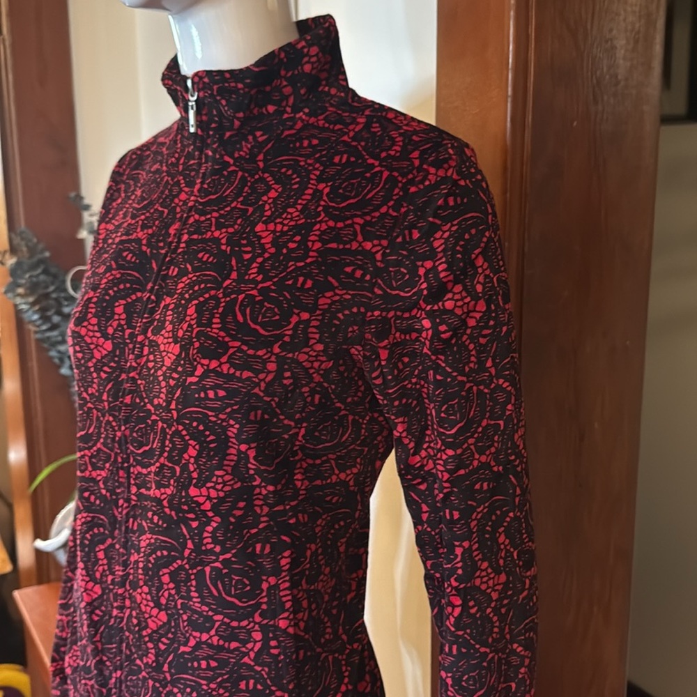 NWT northern reflections size small Red and Black Patterned Zip-Up Jacket